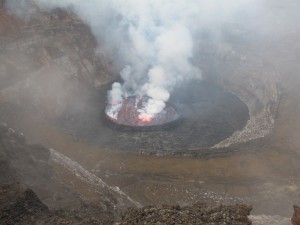 Il lago di lava di giorno