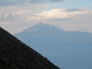 il vulcano karisimbi, il più alto della catena
